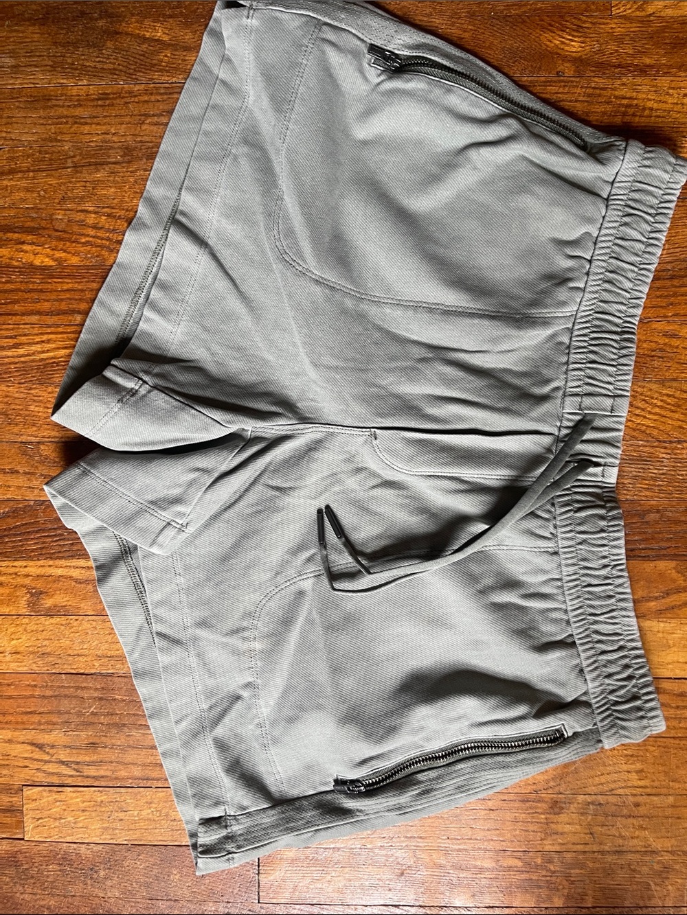 Athleta women’s light green shorts